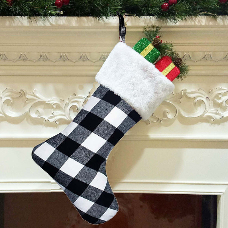 GinghamChristmasStockingGiftBagDoorHangingChristmasDecoration-Veeddydropshipping-10