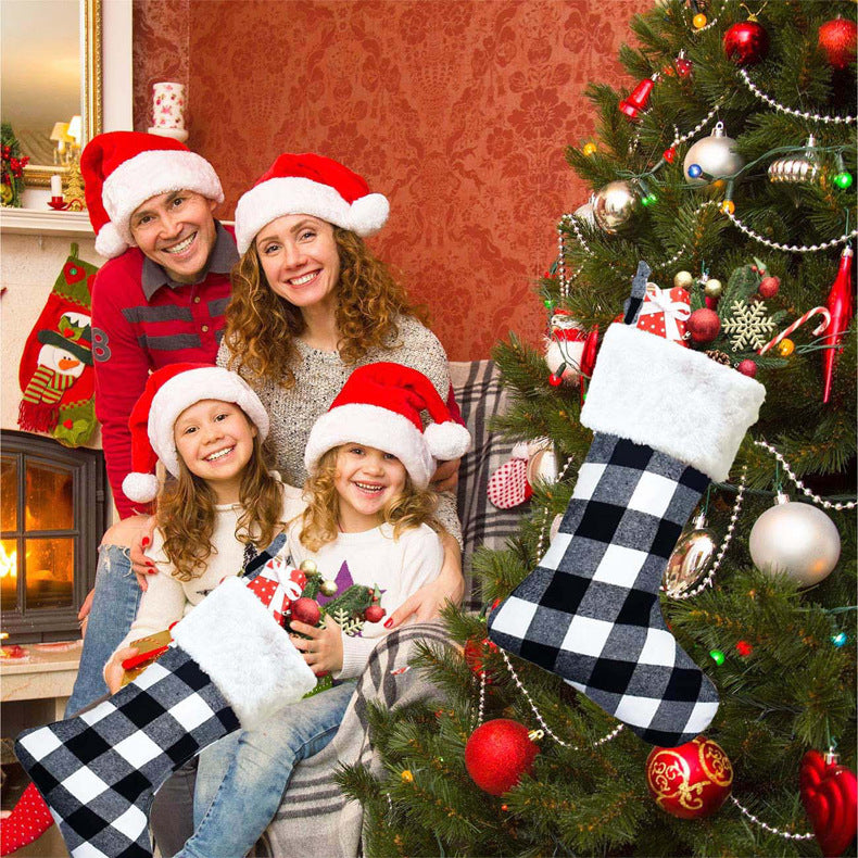 GinghamChristmasStockingGiftBagDoorHangingChristmasDecoration-Veeddydropshipping-8