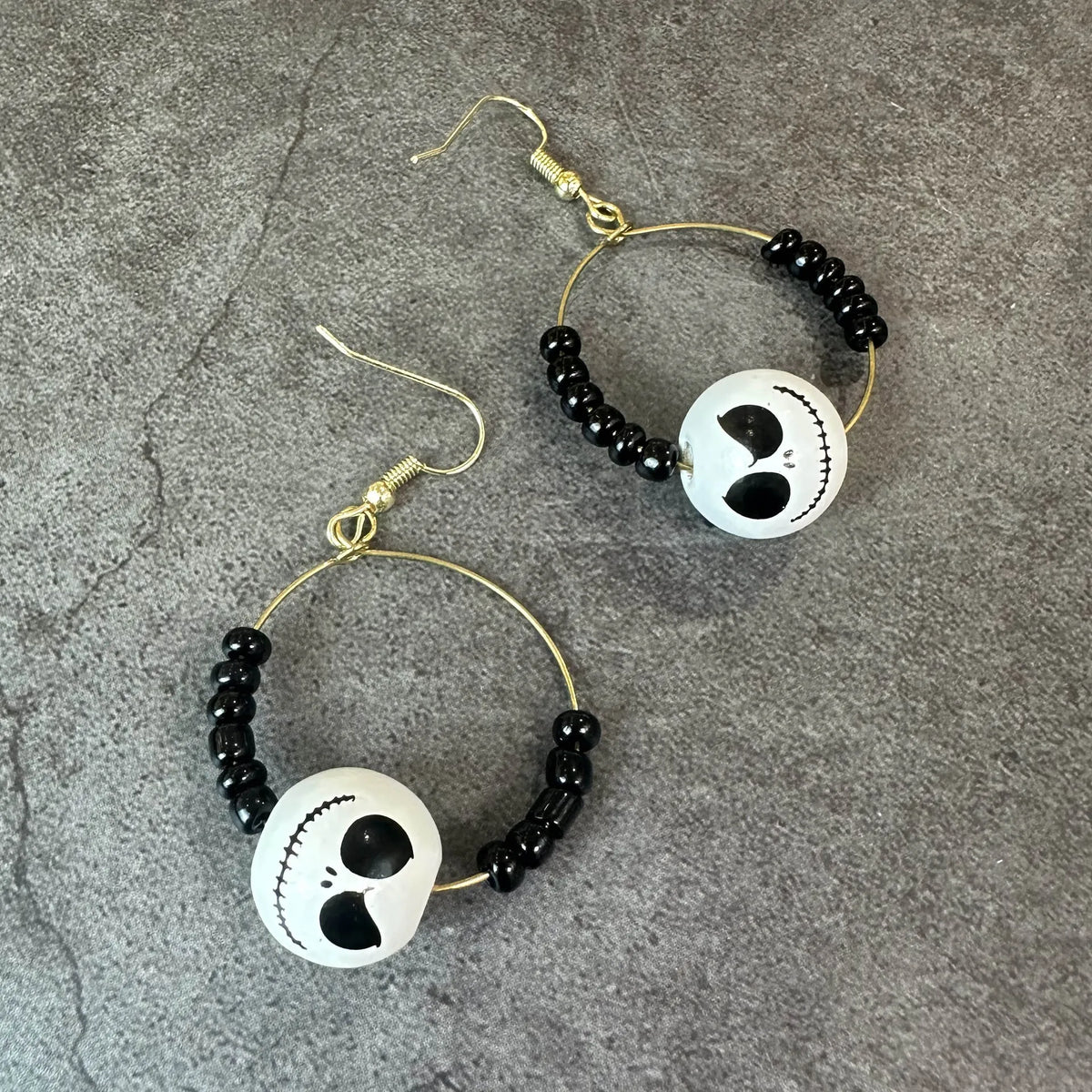 HalloweenSpookyMagnetHandmadeCouple_sNecklace-Veeddydropshipping-2