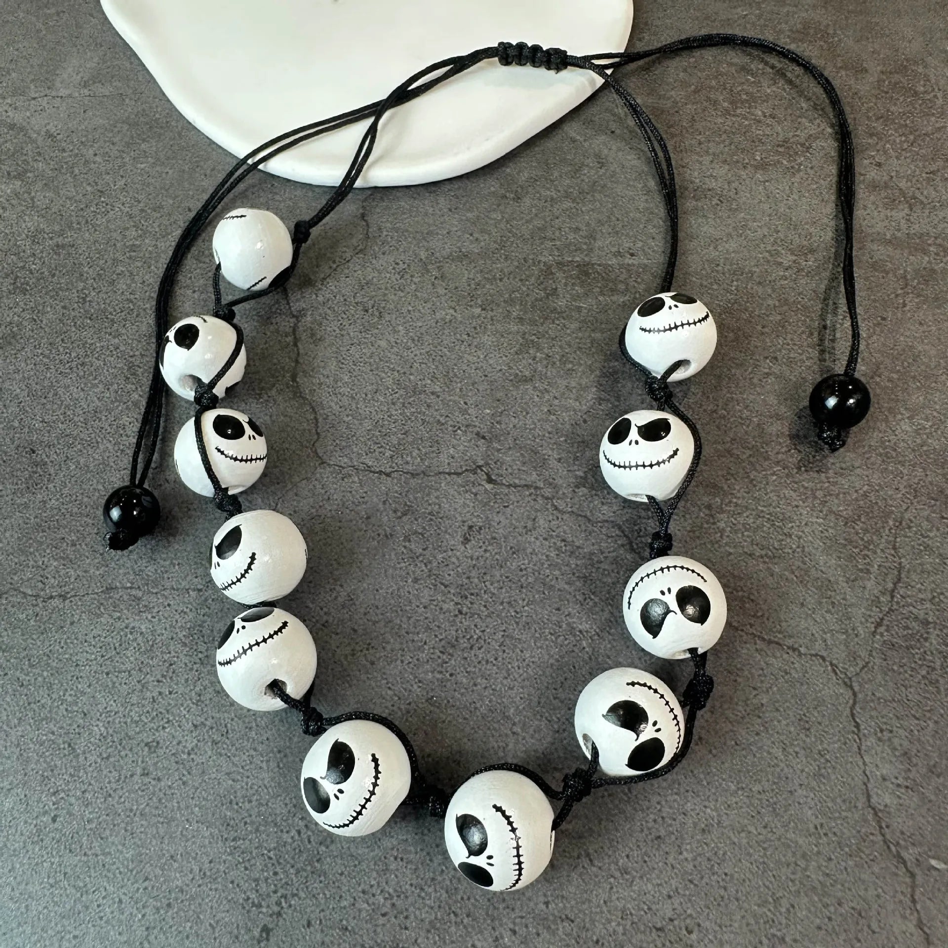 HalloweenSpookyMagnetHandmadeCouple_sNecklace-Veeddydropshipping-3