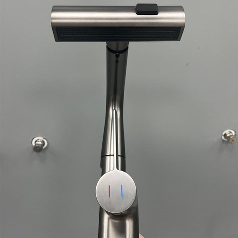 LiftableBathroomFaucetwithTemperatureDisplay-Veeddydropshipping-4