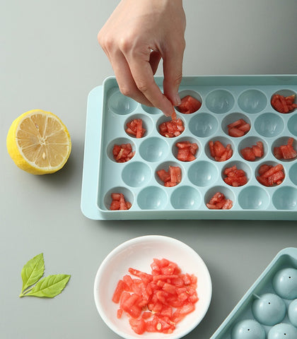 ReusableMiniSphericalIceCubeFreezerMolds-Veeddydropshipping-6