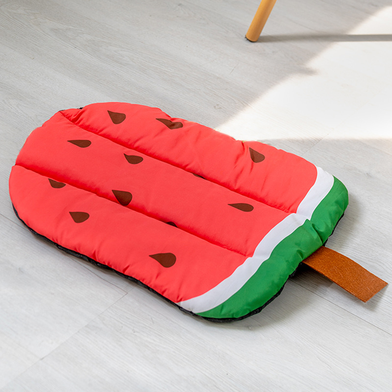 PetProductsDogCoolingMatPetBedsCatRugIceSilkPetCoolingPad-Veeddydropshipping-10