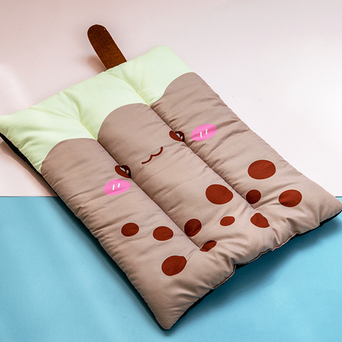 PetProductsDogCoolingMatPetBedsCatRugIceSilkPetCoolingPad-Veeddydropshipping-4
