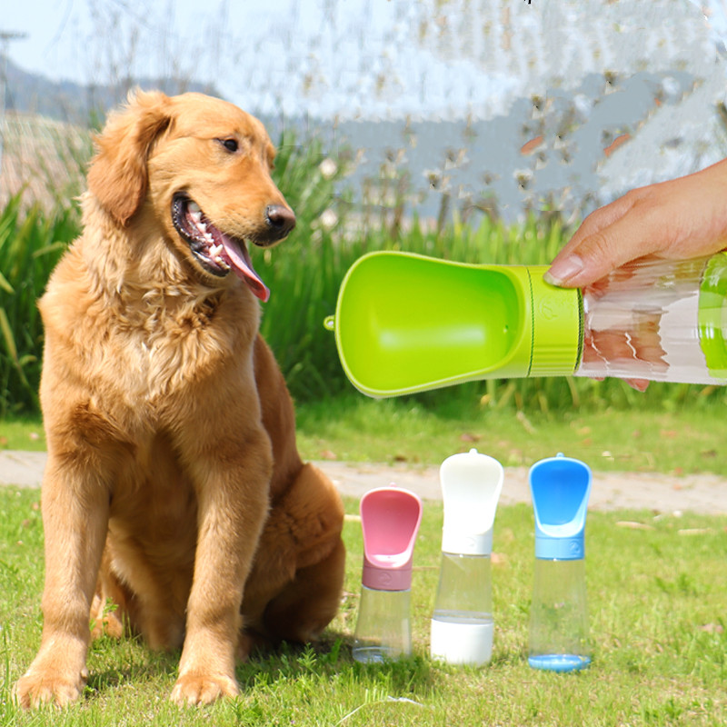 PetProductsTheDogTravelsWithAWaterCupToDrinkFromAnOutdoorWaterFountain-Veeddydropshipping-1