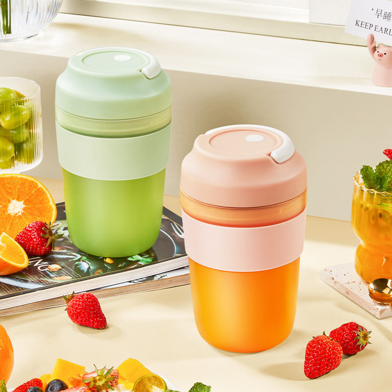 PortableBlenderJuicerCupRechargeableWith4Blades-Veeddydropshipping-1