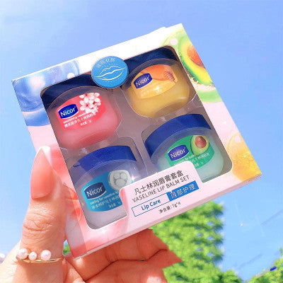 Stylish And Simple Lip Balm To Prevent Chapped-3