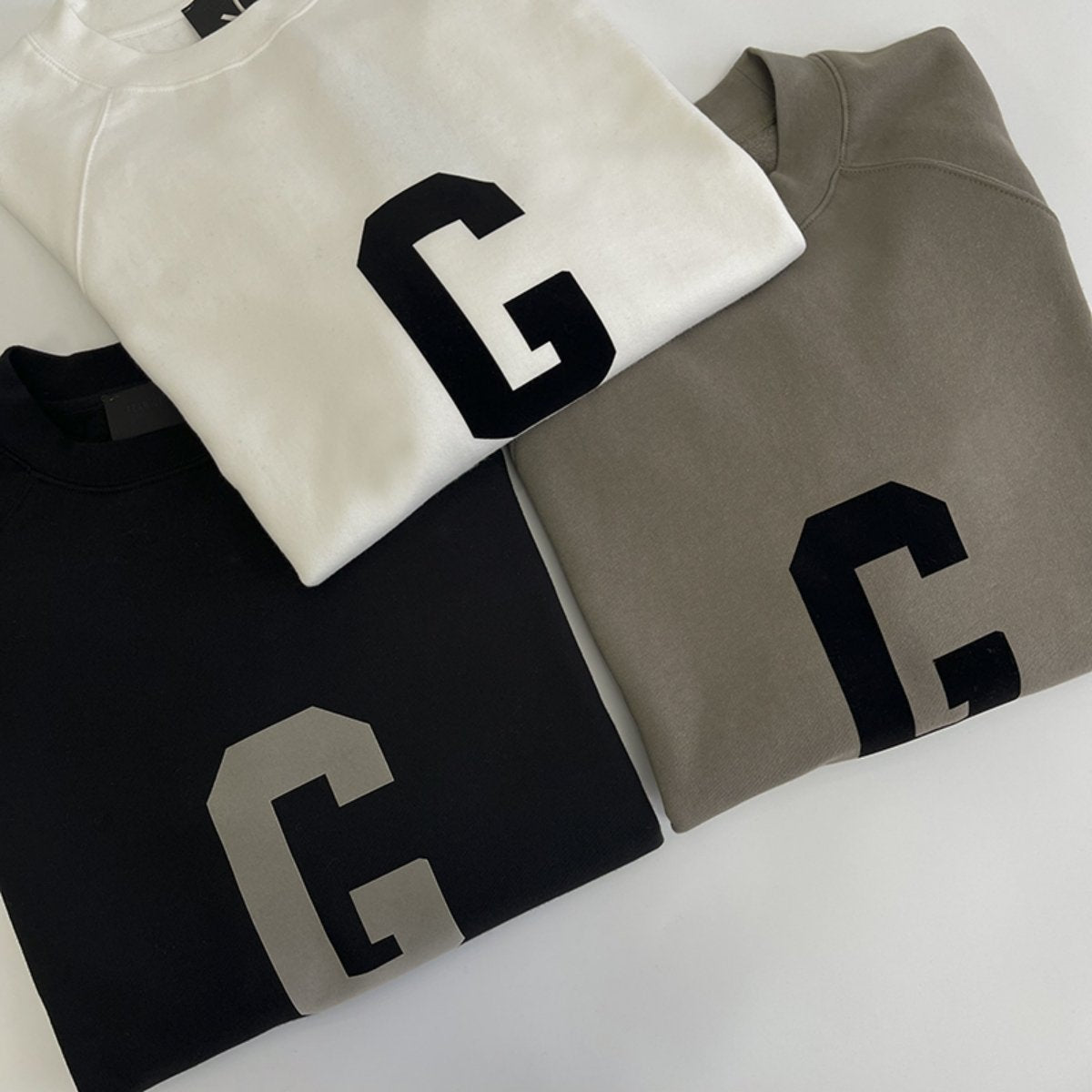 Brand Essentials Sweatshirt Flocked G Print-Veeddydropshipping