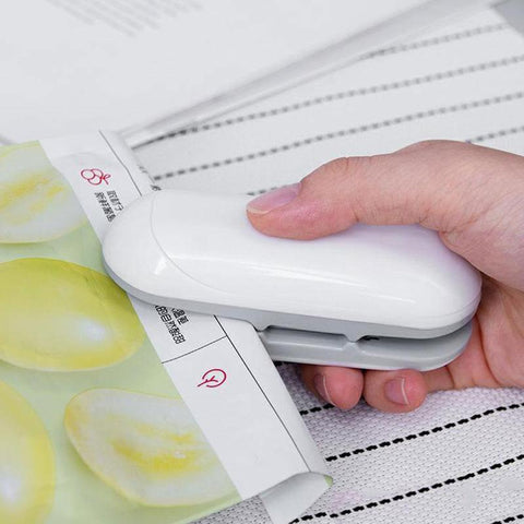 Portable USB Rechargeable Heated Plastic Bag-HA00947-Veeddydropshipping