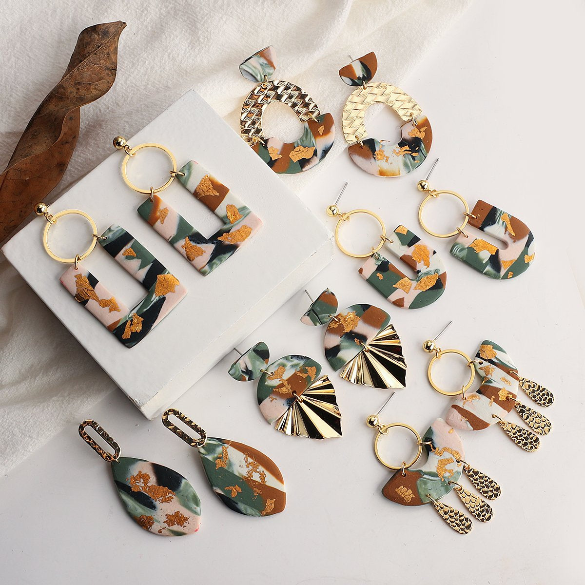 Fashion Abstract Pattern Clay Metal Dangle Earrings Jewelry-JW01428-Veeddydropshipping